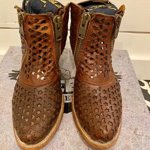 Freebird Dahlia Cognac size 9